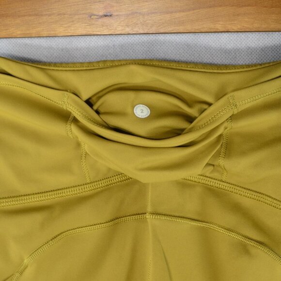 lululemon Fast & Free Tight II 25" *Nulux Size 2 in Grape Leaf - Picture 4 of 4